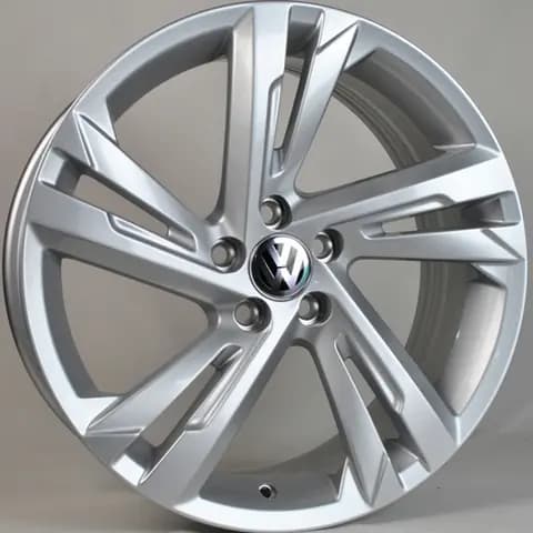 Диск TS-5682 Silver R18 Серебристый